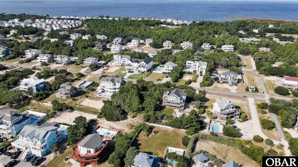 Image 14 of property listing at 1019 Whalehead Drive, Corolla, NC 27927