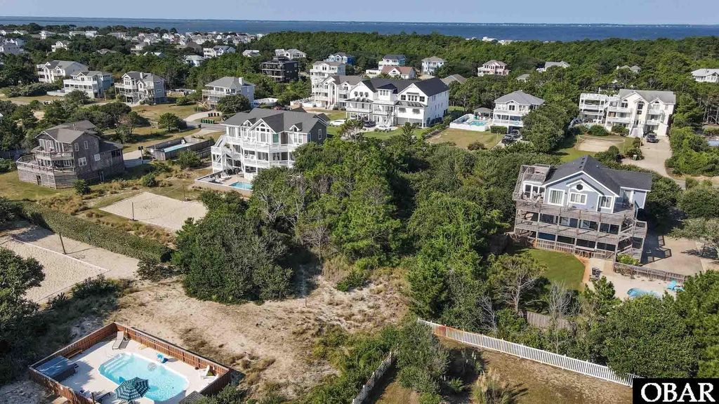 Image 15 of property listing at 1019 Whalehead Drive, Corolla, NC 27927