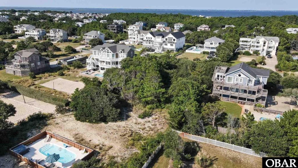 Image 16 of property listing at 1019 Whalehead Drive, Corolla, NC 27927