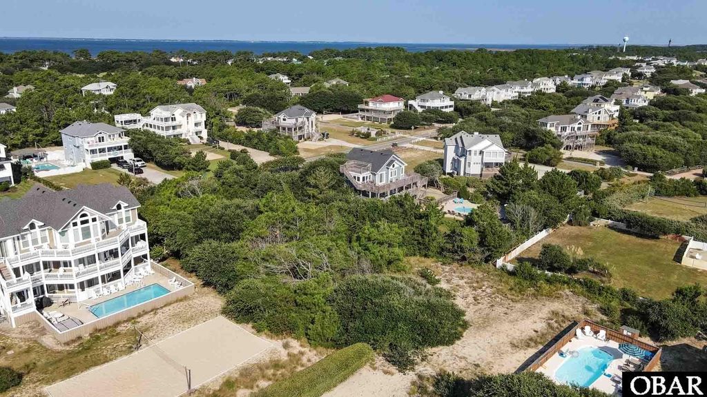 Image 17 of property listing at 1019 Whalehead Drive, Corolla, NC 27927