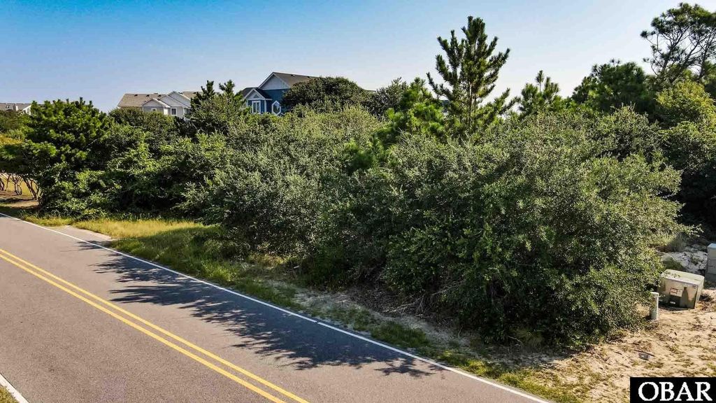 Image 18 of property listing at 1019 Whalehead Drive, Corolla, NC 27927