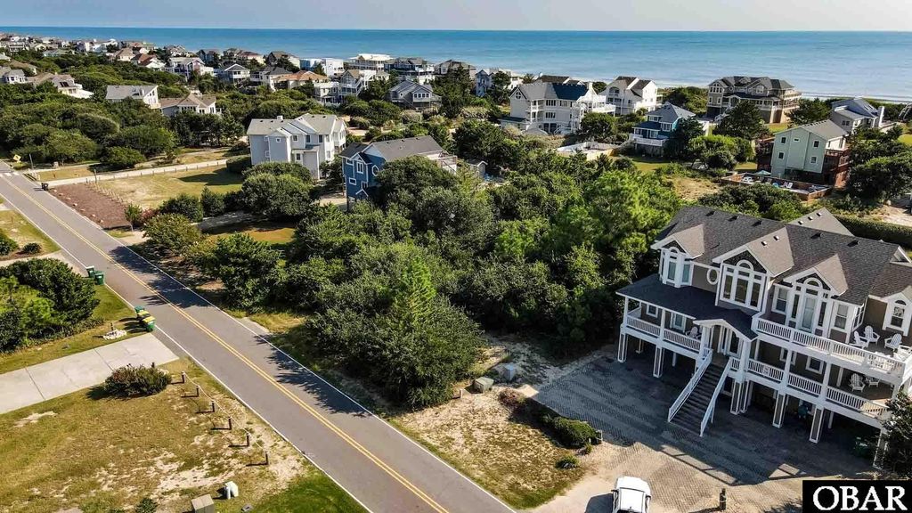 Image 3 of property listing at 1019 Whalehead Drive, Corolla, NC 27927