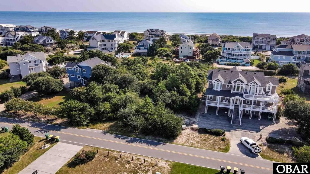 Image 5 of property listing at 1019 Whalehead Drive, Corolla, NC 27927