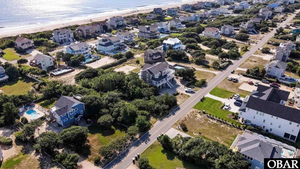 Image 8 of property listing at 1019 Whalehead Drive, Corolla, NC 27927
