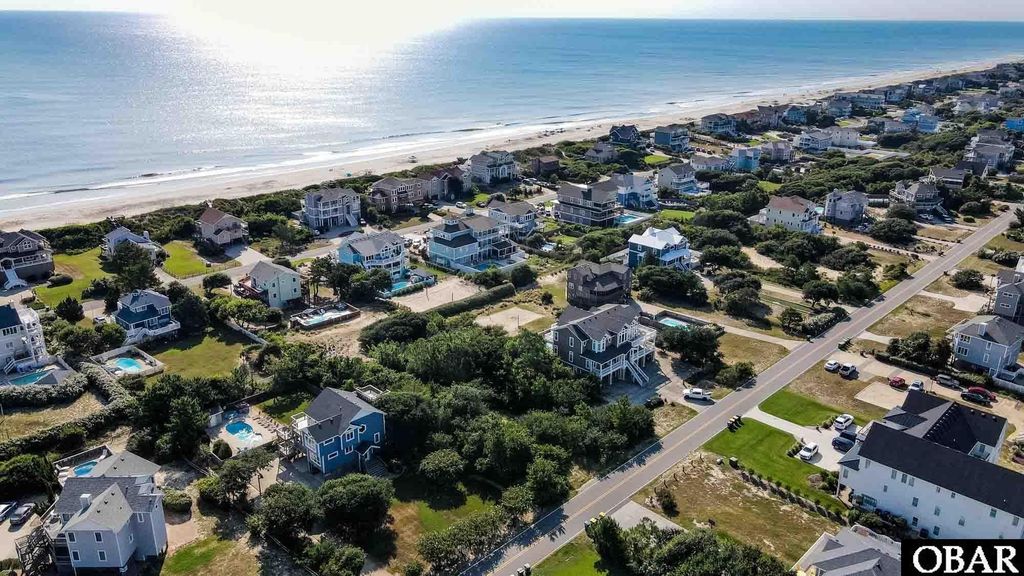 Image 9 of property listing at 1019 Whalehead Drive, Corolla, NC 27927