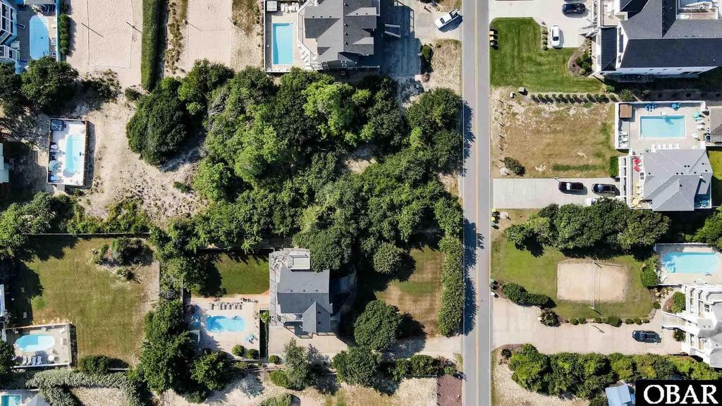 Image 10 of property listing at 1019 Whalehead Drive, Corolla, NC 27927