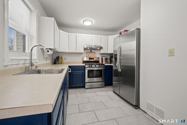 95 Hampton Street, Hartford, CT 06120