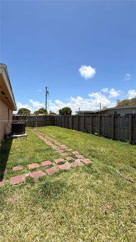 11001 SW 218th Ter, Miami, FL 33170