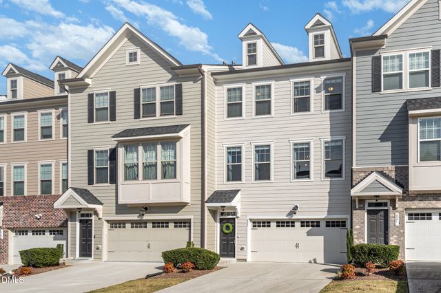 823 Richmont Grove Lane, Apex, NC 27523