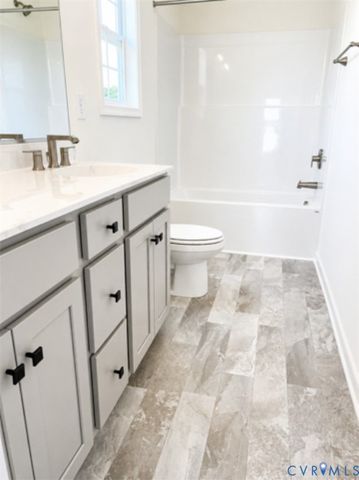 11825 Farnham Woods Dr, Midlothian, VA 23112