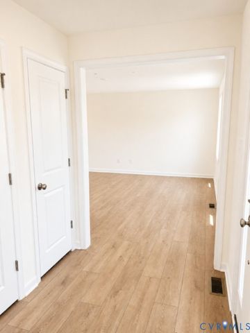 11825 Farnham Woods Dr, Midlothian, VA 23112