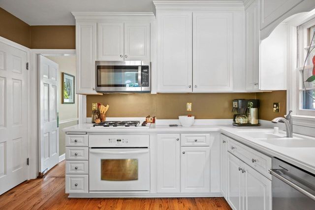 6175 N Kent AVENUE, Whitefish Bay, WI 53217