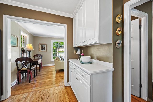 6175 N Kent AVENUE, Whitefish Bay, WI 53217
