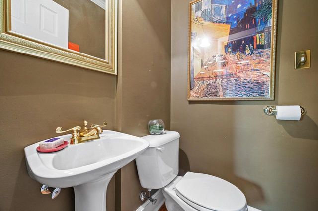 6175 N Kent AVENUE, Whitefish Bay, WI 53217