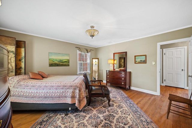 6175 N Kent AVENUE, Whitefish Bay, WI 53217