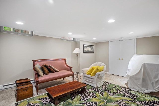 6175 N Kent AVENUE, Whitefish Bay, WI 53217