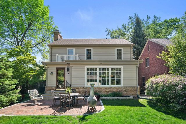 6175 N Kent AVENUE, Whitefish Bay, WI 53217