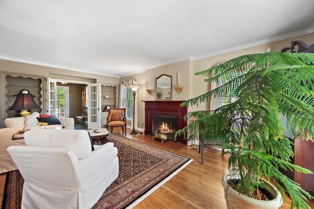 6175 N Kent AVENUE, Whitefish Bay, WI 53217