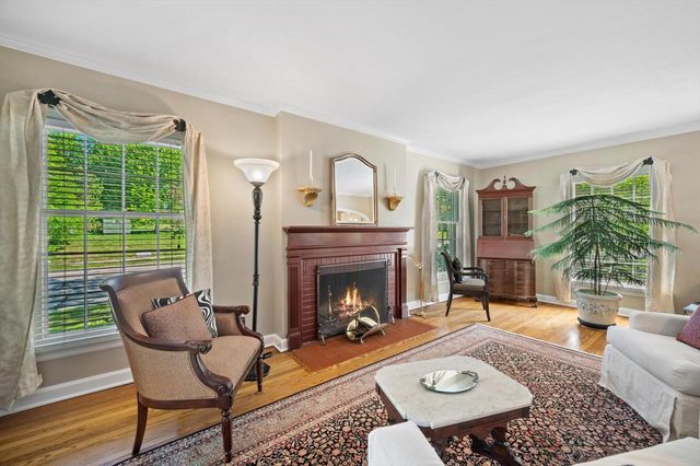 6175 N Kent AVENUE, Whitefish Bay, WI 53217