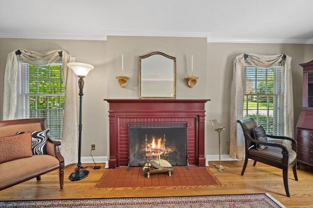 6175 N Kent AVENUE, Whitefish Bay, WI 53217