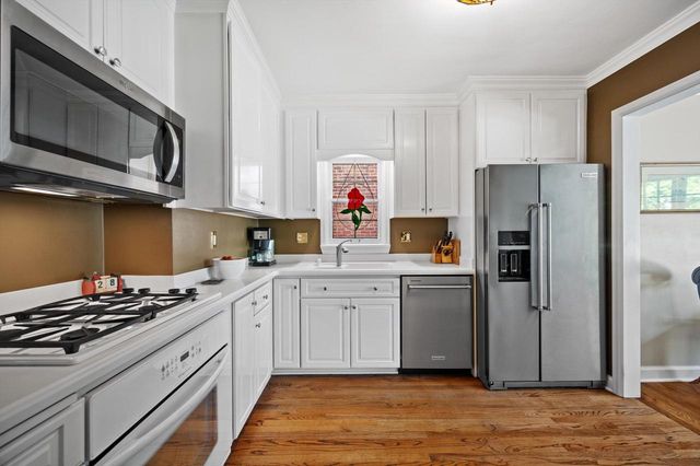 6175 N Kent AVENUE, Whitefish Bay, WI 53217