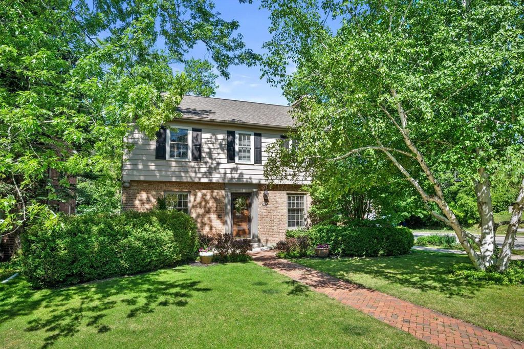 6175 N Kent AVENUE, Whitefish Bay, WI 53217