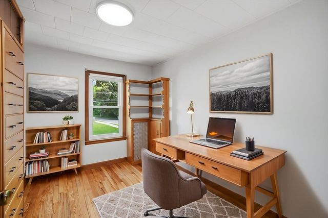 115 Connecticut Ave, Springfield, MA 01104