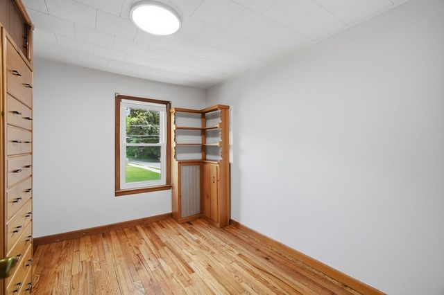 115 Connecticut Ave, Springfield, MA 01104