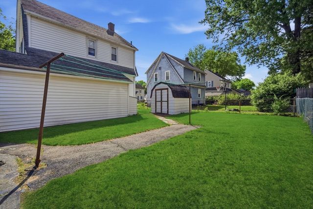 115 Connecticut Ave, Springfield, MA 01104