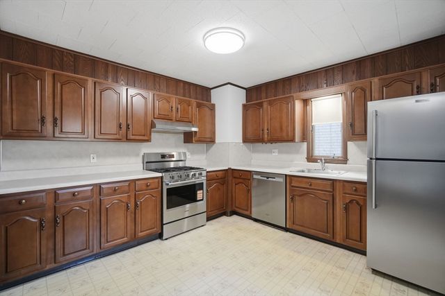 115 Connecticut Ave, Springfield, MA 01104