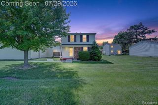 2824 Roundtree Drive, Troy, MI 48083