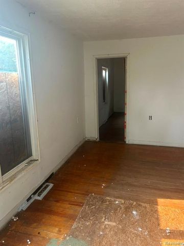 1373 Wells Street, Burton, MI 48529