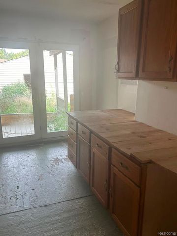 1373 Wells Street, Burton, MI 48529