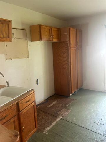 1373 Wells Street, Burton, MI 48529