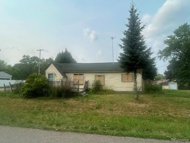 1373 Wells Street, Burton, MI 48529