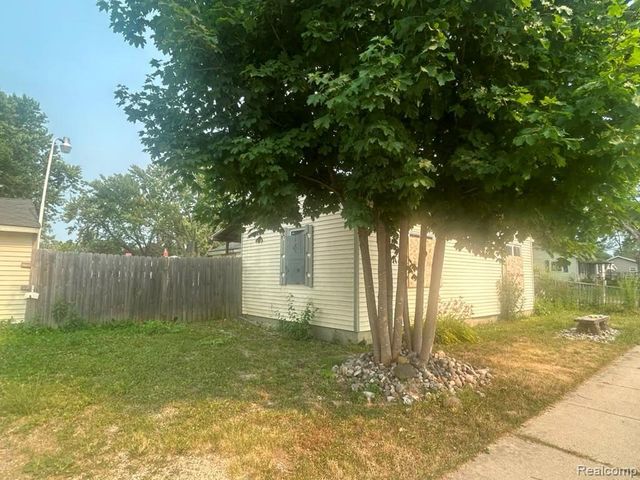 1373 Wells Street, Burton, MI 48529