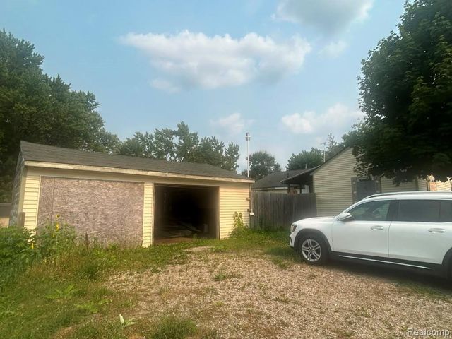 1373 Wells Street, Burton, MI 48529