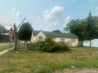 1373 Wells Street, Burton, MI 48529