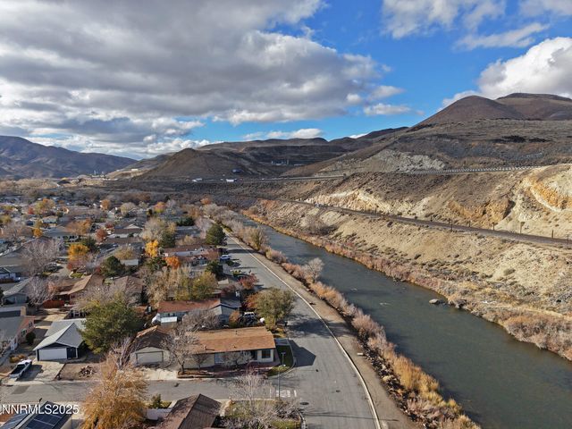 296 Ave De La Bleu De Clair, Sparks, NV 89434