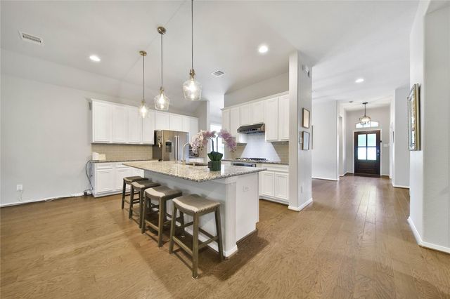 911 River Crossing Drive, Conroe, TX 77384