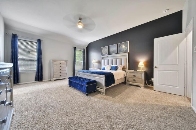 911 River Crossing Drive, Conroe, TX 77384