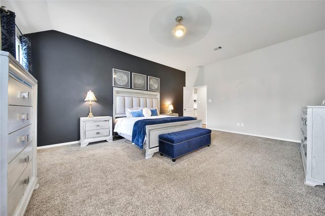 911 River Crossing Drive, Conroe, TX 77384