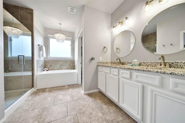 911 River Crossing Drive, Conroe, TX 77384