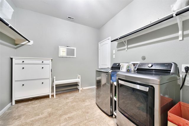 911 River Crossing Drive, Conroe, TX 77384