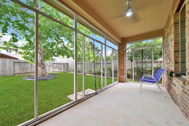 911 River Crossing Drive, Conroe, TX 77384