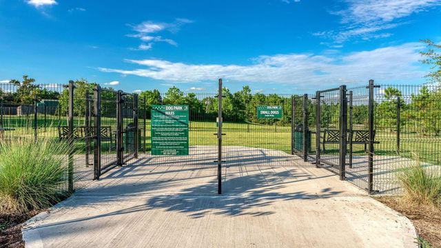 911 River Crossing Drive, Conroe, TX 77384