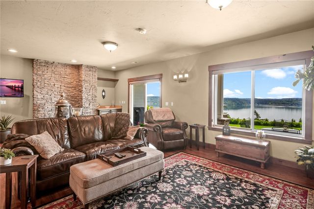 12624 95th Avenue NW, Gig Harbor, WA 98329