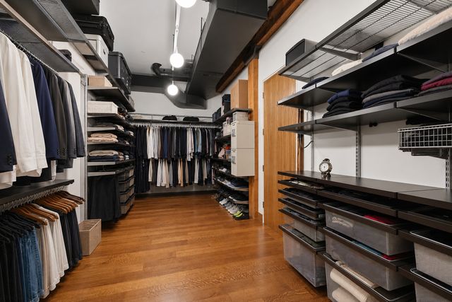 152 W HURON Street 4, Chicago, IL 60654