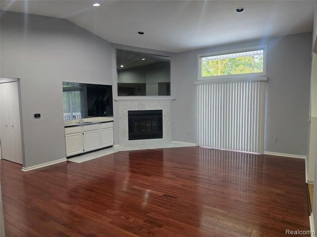 5635 Stanhope Street, West Bloomfield, MI 48322