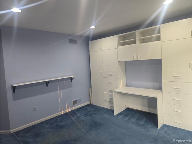 5635 Stanhope Street, West Bloomfield, MI 48322